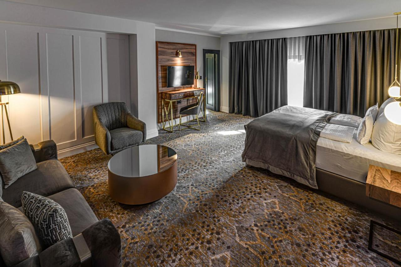 Hotel Boutique Donna Anna Giroc Ngoại thất bức ảnh